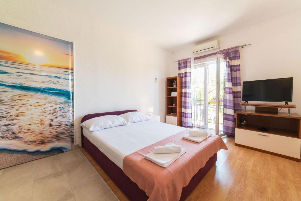 Apartment Livaja Kastel Novi Ngoại thất bức ảnh