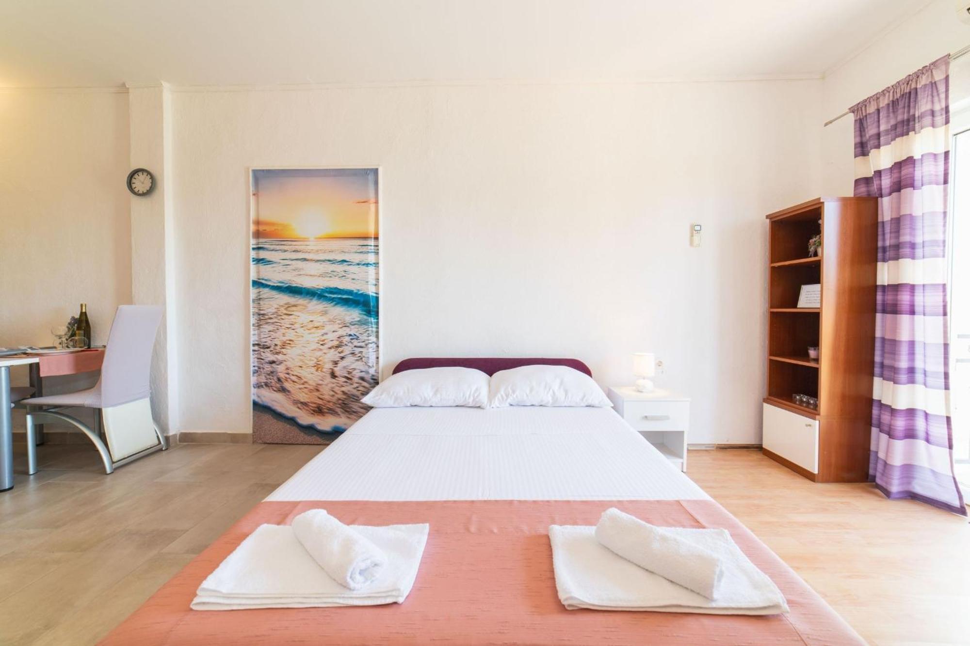 Apartment Livaja Kastel Novi Phòng bức ảnh