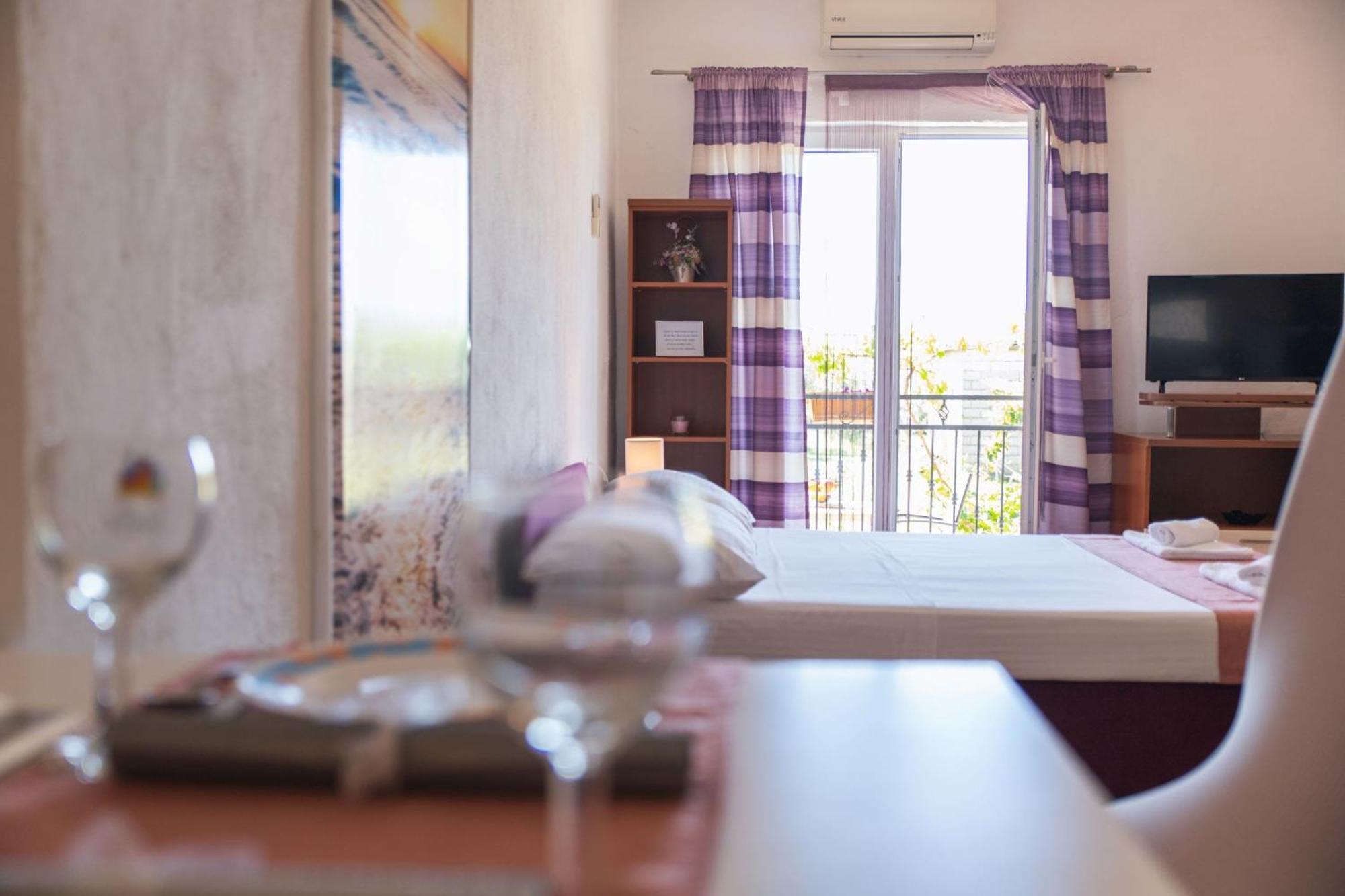Apartment Livaja Kastel Novi Phòng bức ảnh