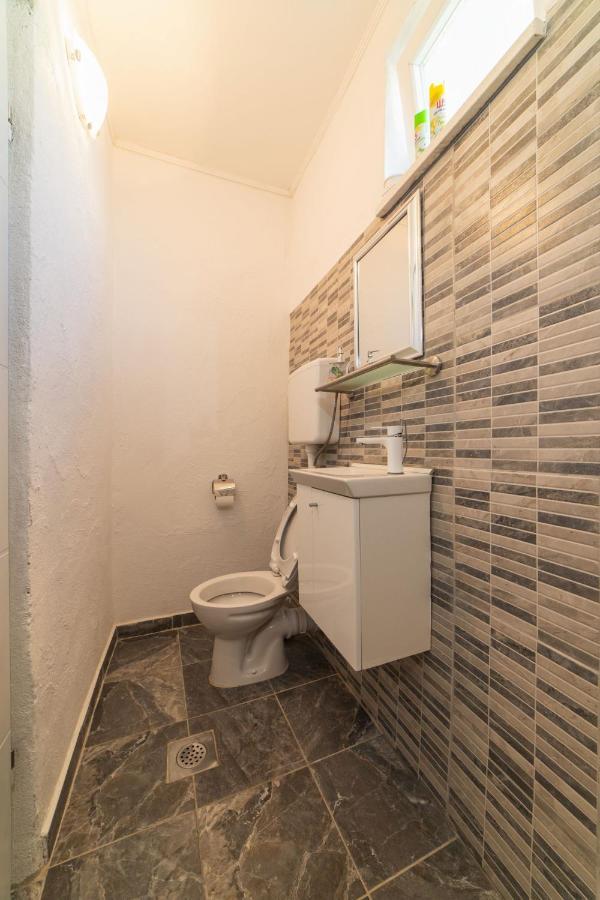 Apartment Livaja Kastel Novi Ngoại thất bức ảnh